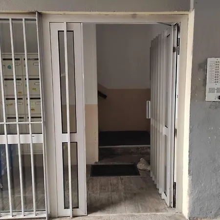 Studette Toute Equipee En Centre-ville * Nantes